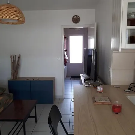 Face A La Pour Cet Agreable T2 * Капбретон