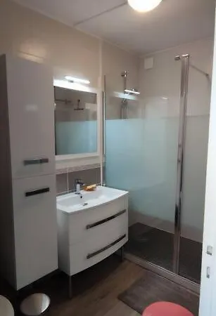 Face A La Pour Cet Agreable T2 * Капбретон